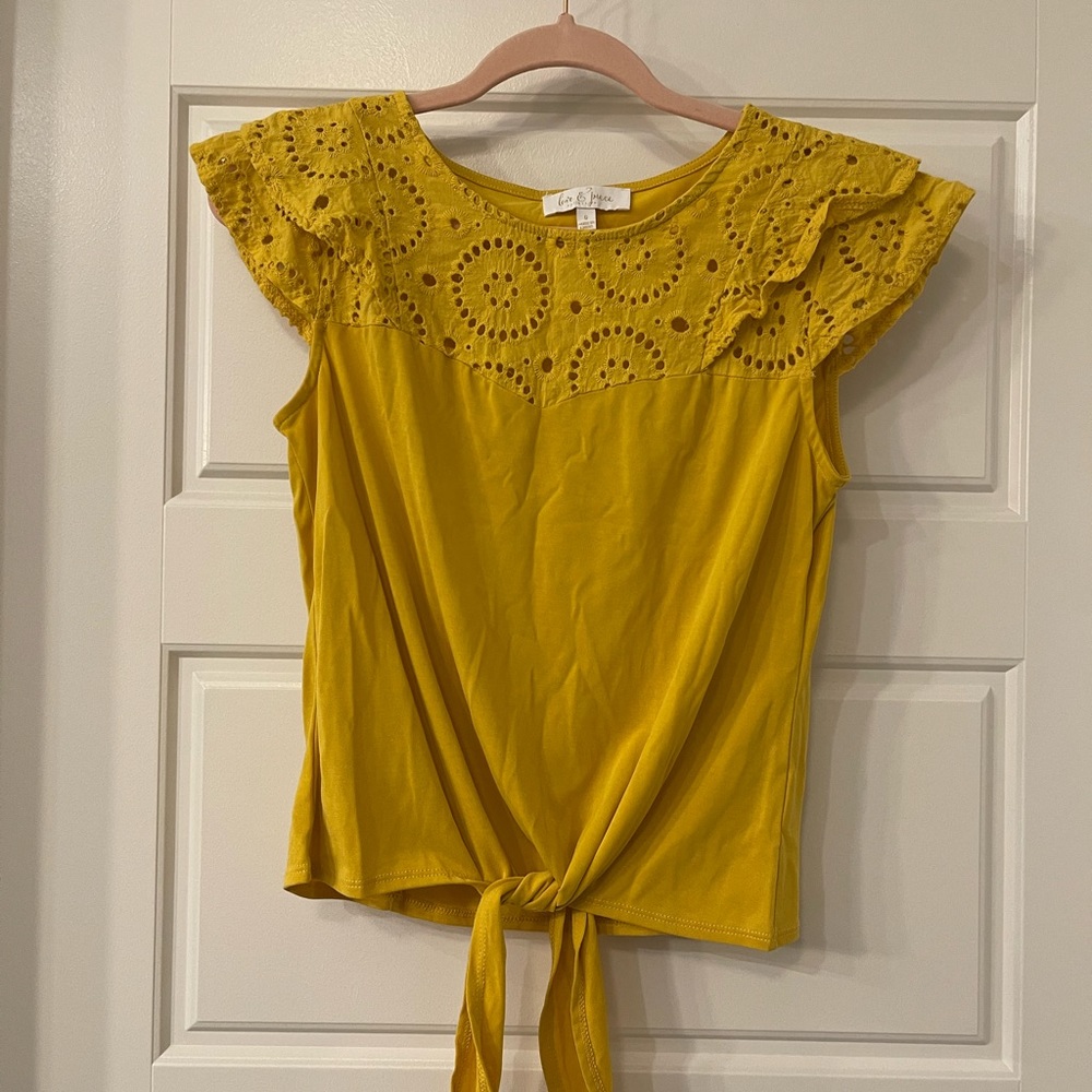 Yellow detailed tie blouse size small